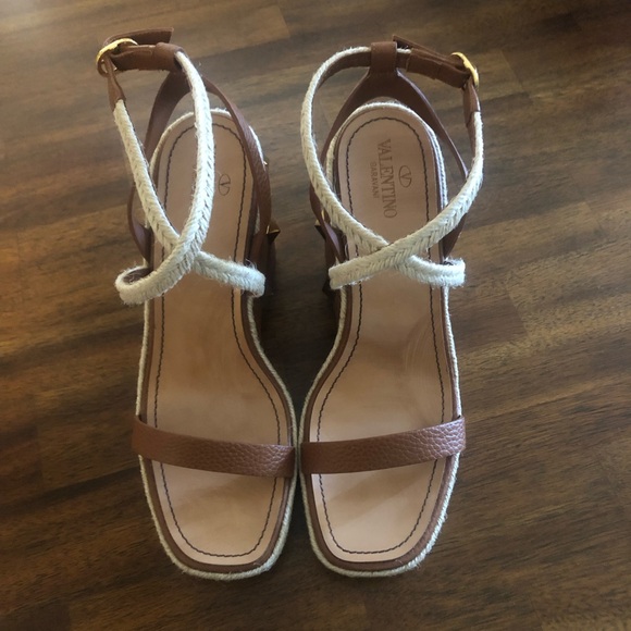 NIB $1150 Valentino Garavani Roman Stud Quilted Wedge Espadrilles in size 8/38! - Picture 8 of 15